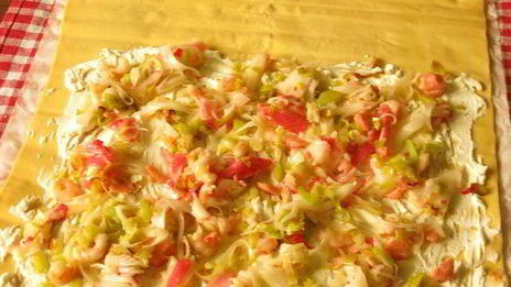 штрудель с крабовыми палочками