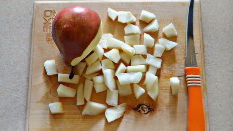 штрудель с творогом, малиной и грушей