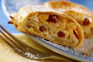 Штрудель с вишней