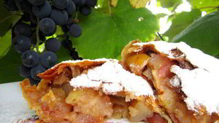 Штрудель с яблочно-грушевой начинкой