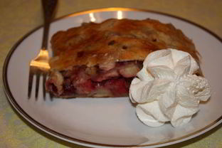 Штрудель с яблоками и вишней