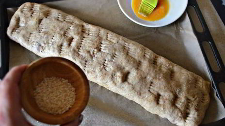 штрудель со свеклой, сыром и шпинатом