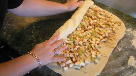 штрудель яблочный с мороженым