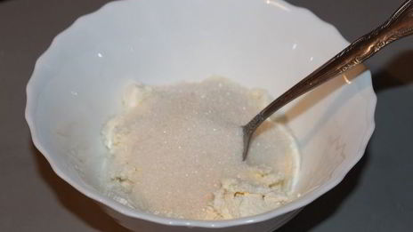 ванильный штрудель с яблоком, сливами и творогом