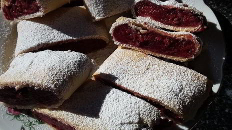 вишневый штрудель