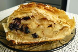 Яблочный штрудель из готового слоеного теста