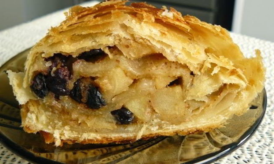 Рецепт яблочного штруделя из готового слоеного теста