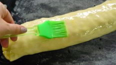 яблочный штрудель из готового слоеного теста