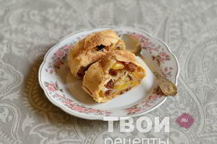 Яблочный штрудель из слоеного теста