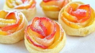 Слойки Розочка с яблоком