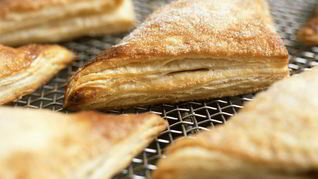 Слойки с джемом