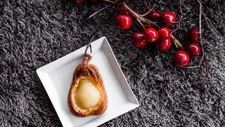 Слойки с грушей