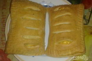 Слойки с колбасой