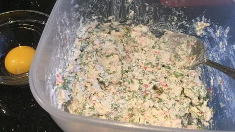 слойки с крабовыми палочками и творогом