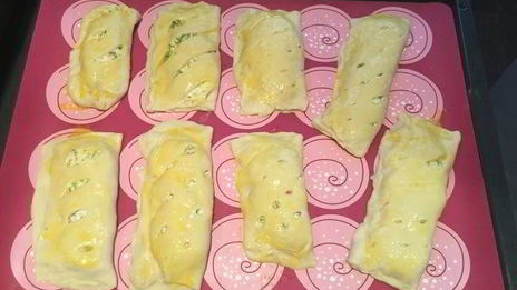 слойки с крабовыми палочками и творогом