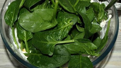 слойки с рикоттой, шпинатом и сладкой кукурузой