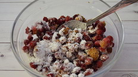 слойки с ягодами