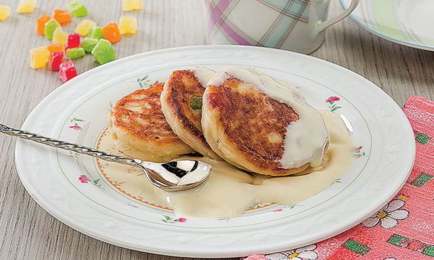 Рецепт банановых сырников с цукатами