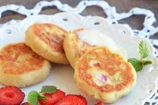 Овсяные сырники с ревенем