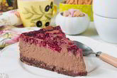 Шоколадный творожник с малиной