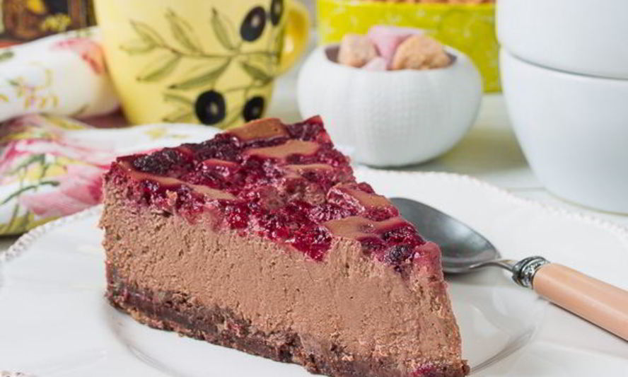 Рецепт шоколадного творожника с малиной