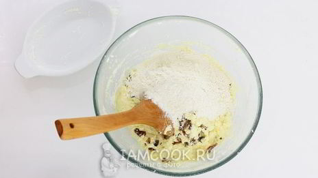 сырники из творога с изюмом