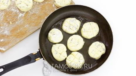 сырники из творога с изюмом