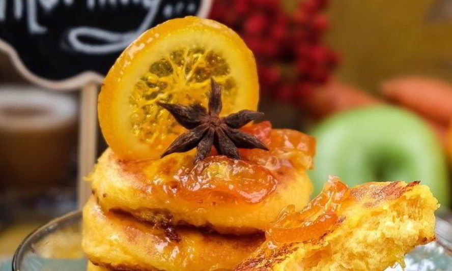 Рецепт сырников с морковью и цитрусовым соусом