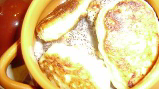 Сырники в маковом соусе