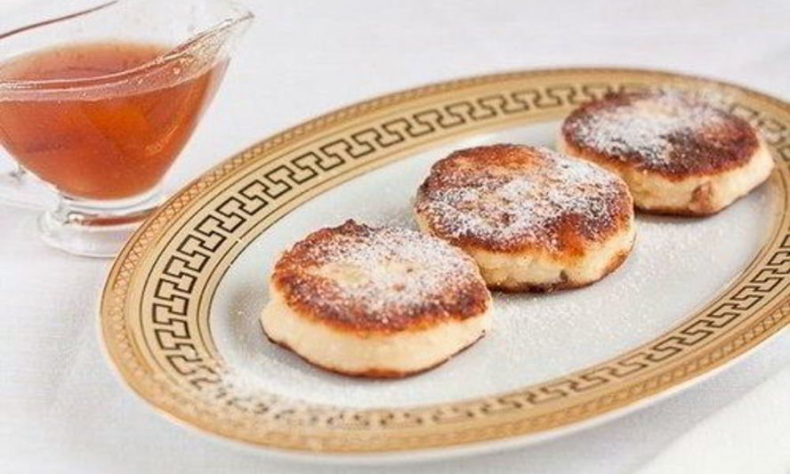 Рецепт ванильных сырников изюмом