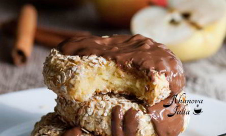 Рецепт яблочных сырников без муки