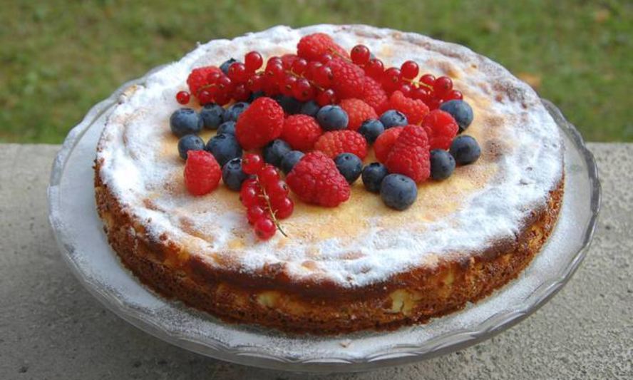 Рецепт ягодного творожника