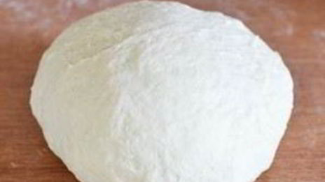 дрожжевое тесто на сковороде