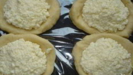 дрожжевое тесто с творогом в духовке