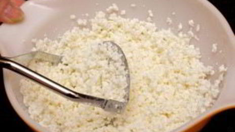 дрожжевое тесто с творогом