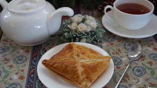 Слоеное бездрожжевое тесто с творогом