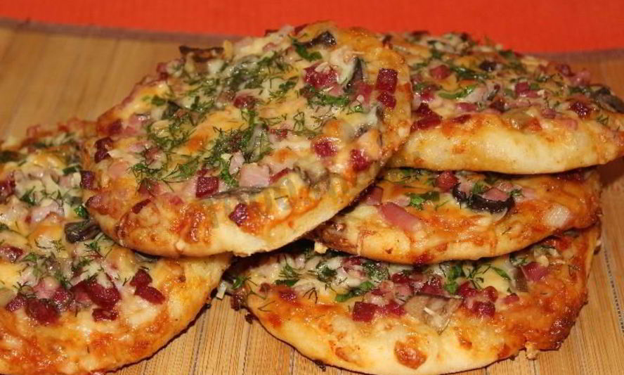 Рецепт тонкого теста и соус для итальянской пиццы