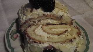 Бисквитный рулет с кремом Куршену