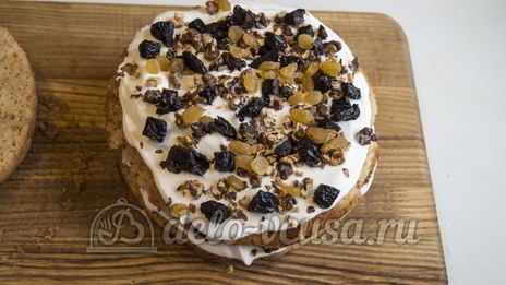 медовик с черносливом