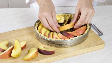 персиковый торт с шоколадной начинкой