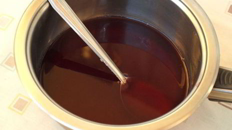 торт без выпечки с ежевикой в желе и сливками