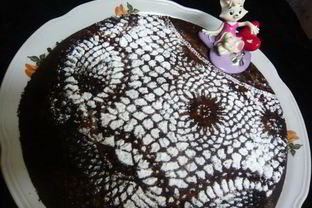 Торт с изюмом и грецкими орехами