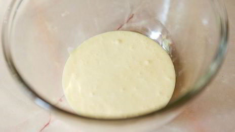 бельгийские вафли с ягодами и взбитыми сливками