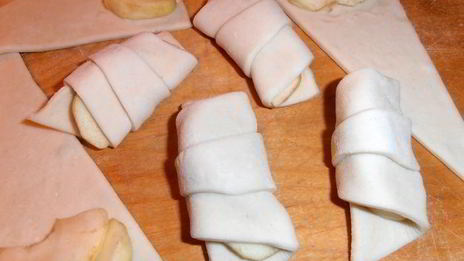 яблочные слойки в лимонадной карамели