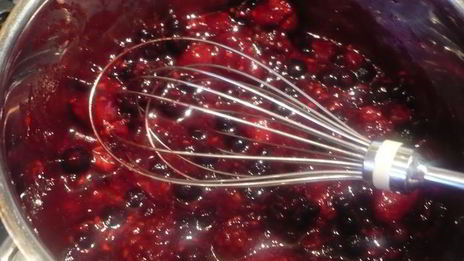 ягодные конвертики из особого слоеного теста