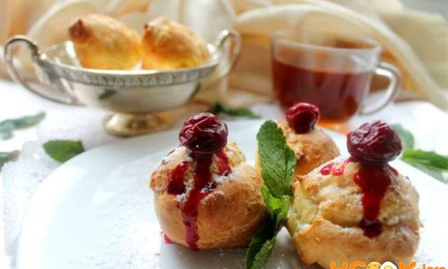 Рецепт домашних профитролей с начинкой из вишен