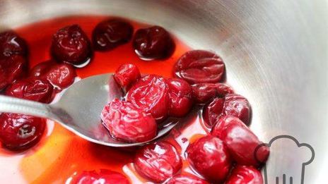 домашние профитроли с начинкой из вишен