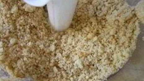 ореховые пирожные с профитролями