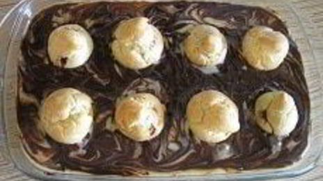 ореховые пирожные с профитролями