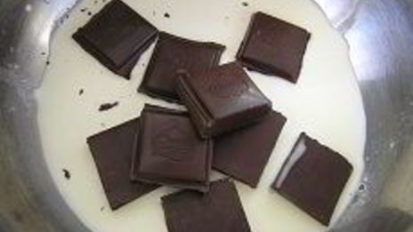 ореховые пирожные с профитролями